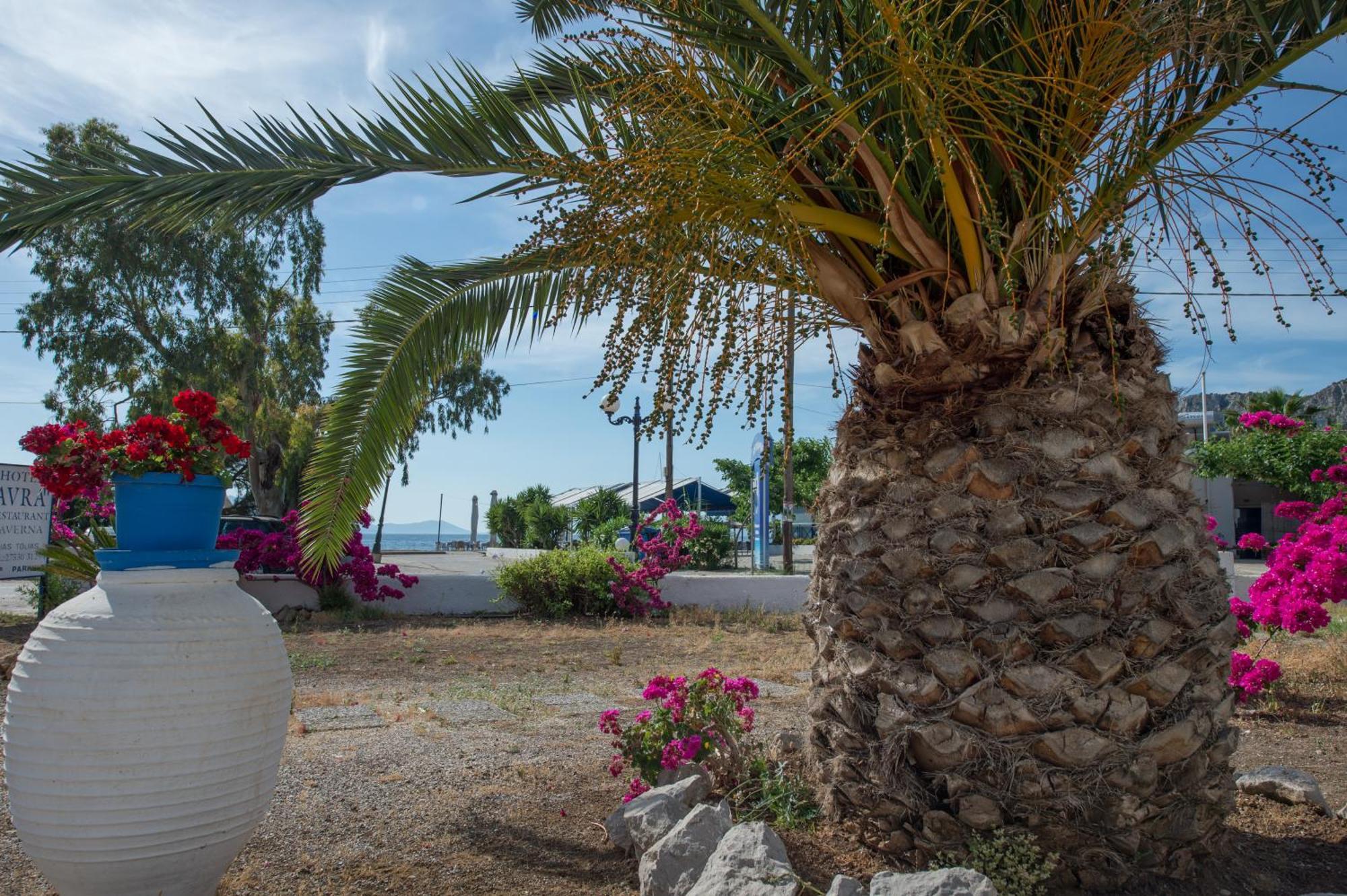 Hotel Avra Nea Epidavros Esterno foto